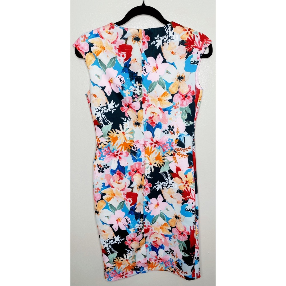 T Tahari- V-Neck Floral Scuba Dress NWT - Picture 4 of 12
